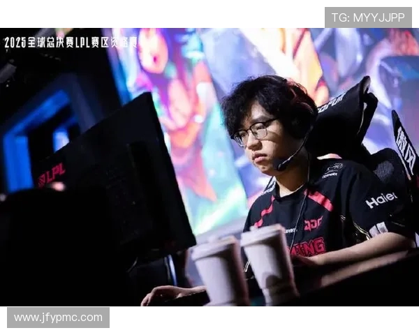 赛后复盘:WE与JDG的团队配合与战术分析探讨